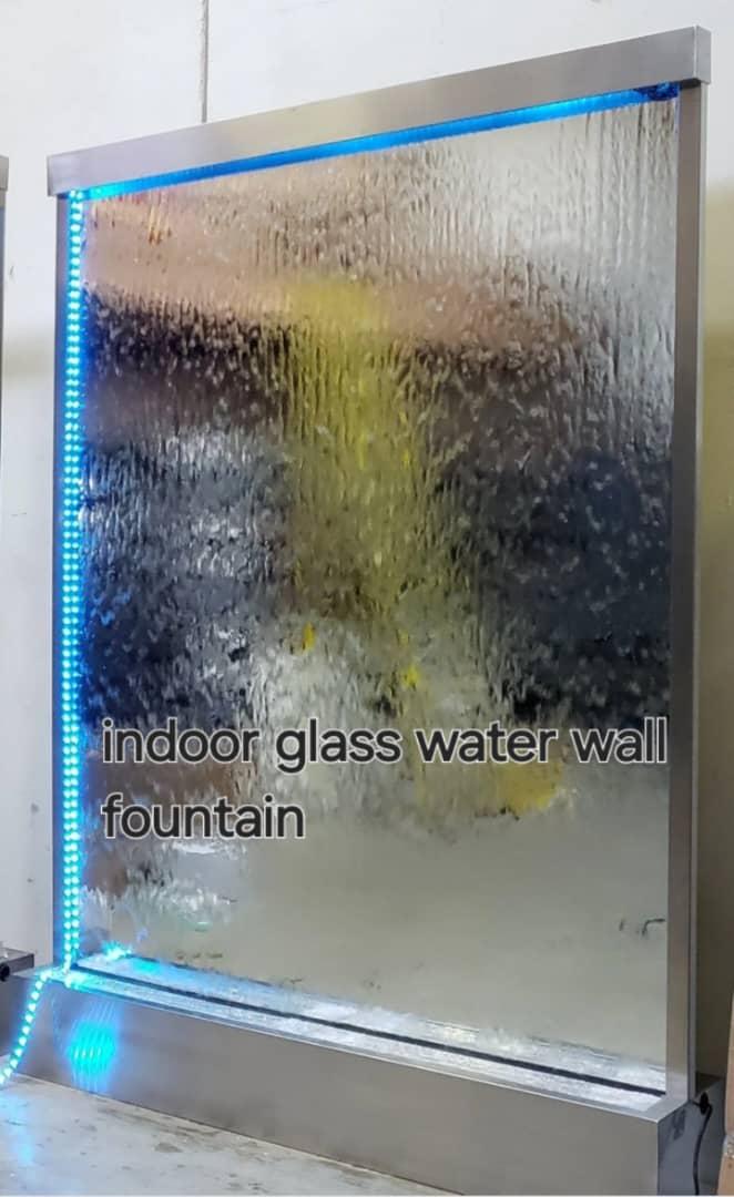 Indoor glass water wall fountain with LED lighting